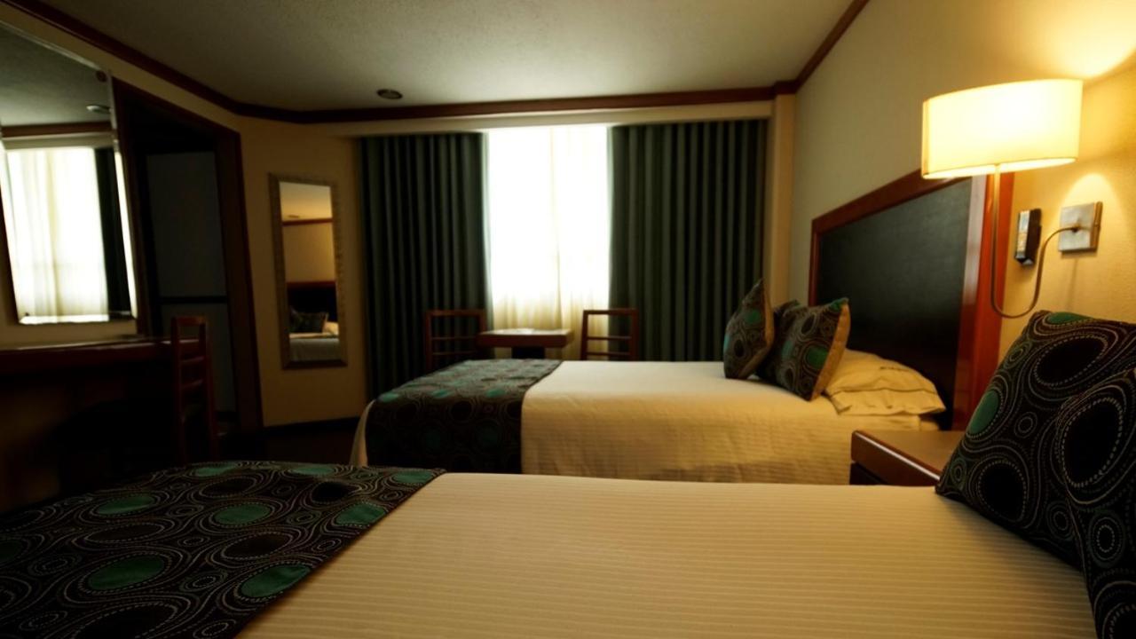 Hotel Abastos Plaza Mexico By Eksteriør billede