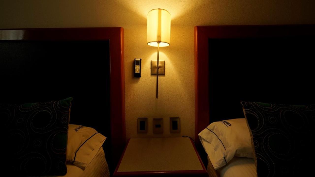 Hotel Abastos Plaza Mexico By Eksteriør billede