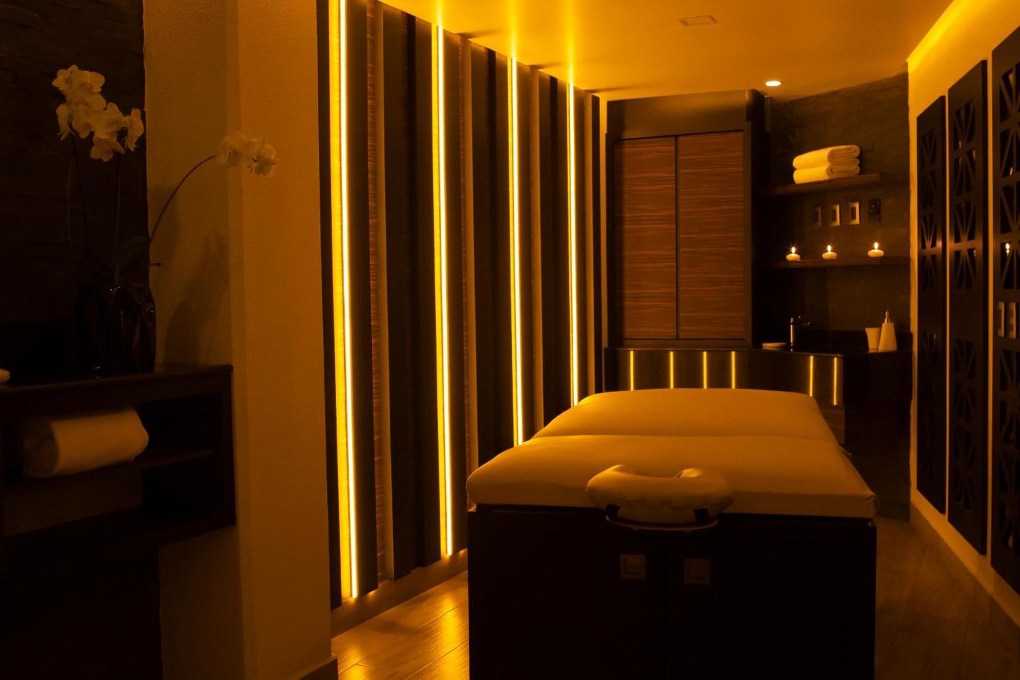 Hotel Abastos Plaza Mexico By Eksteriør billede