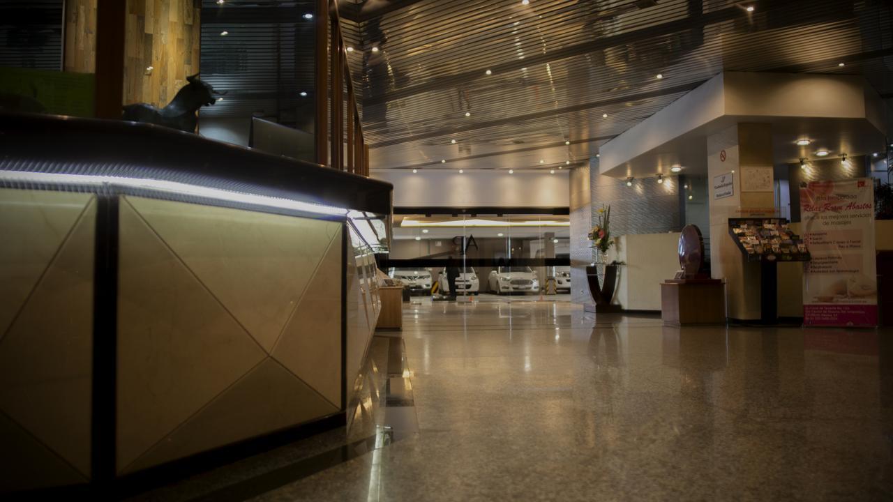 Hotel Abastos Plaza Mexico By Eksteriør billede