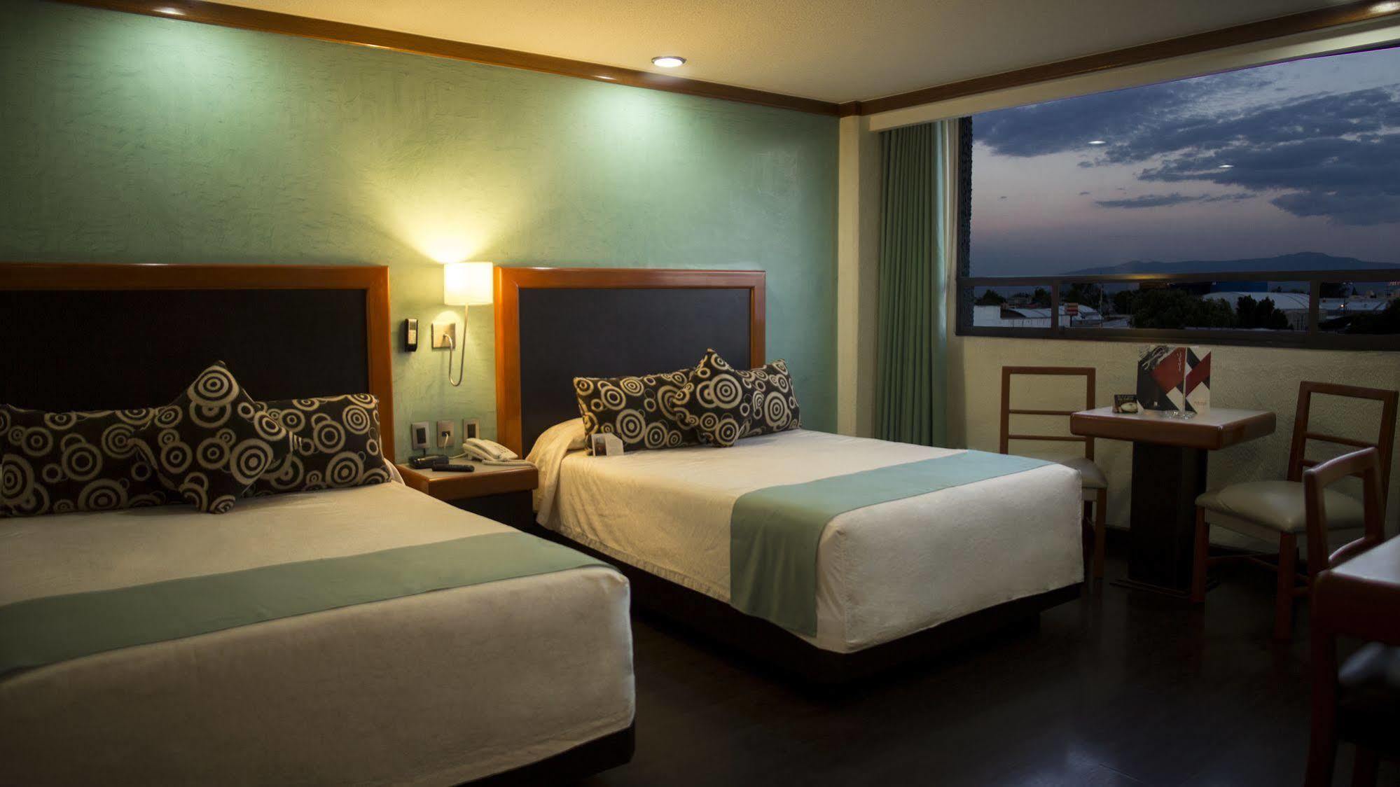 Hotel Abastos Plaza Mexico By Eksteriør billede